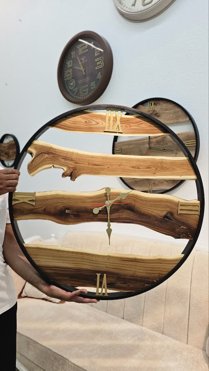 ساعت دیواری چوبی دست ساز
